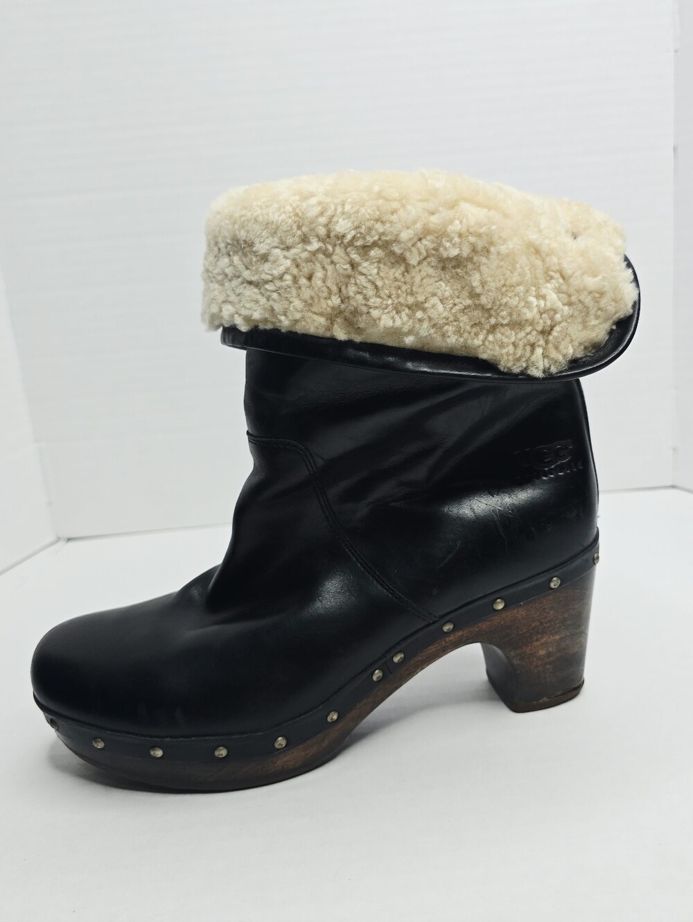 UGG "Lynnea" Black Leather Boots with Wood Heel Size 7 see description